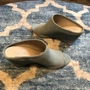 NEW Seychelles Perforated Powder Blue Wedge Shoes Size 8 1/2
